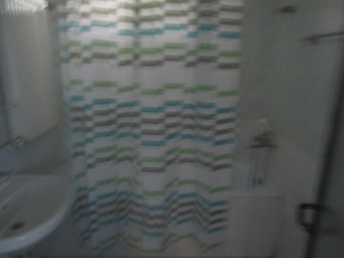 Hostel Papagal Varna Esterno foto