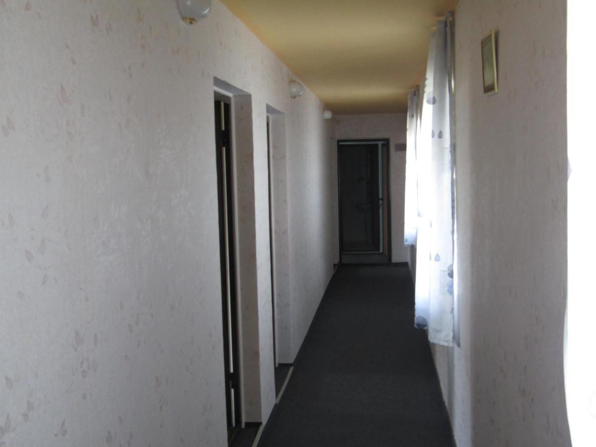 Hostel Papagal Varna Esterno foto