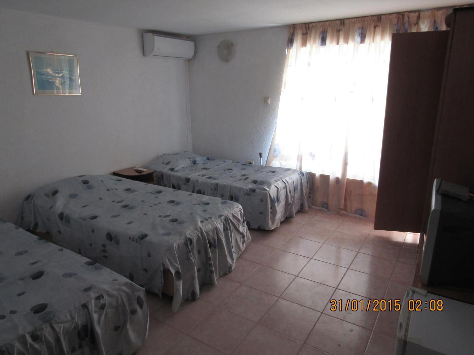 Hostel Papagal Varna Esterno foto