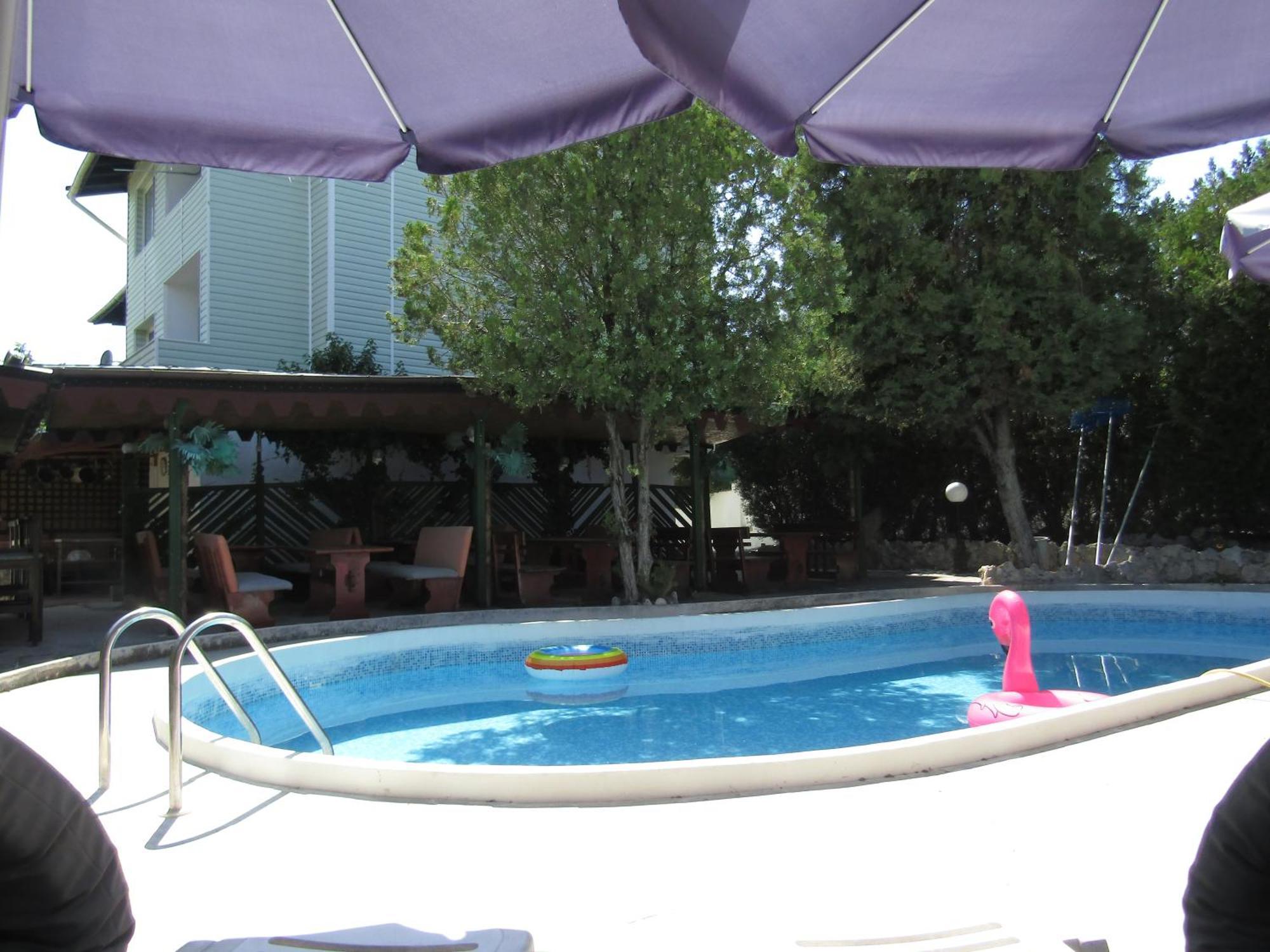 Hostel Papagal Varna Esterno foto