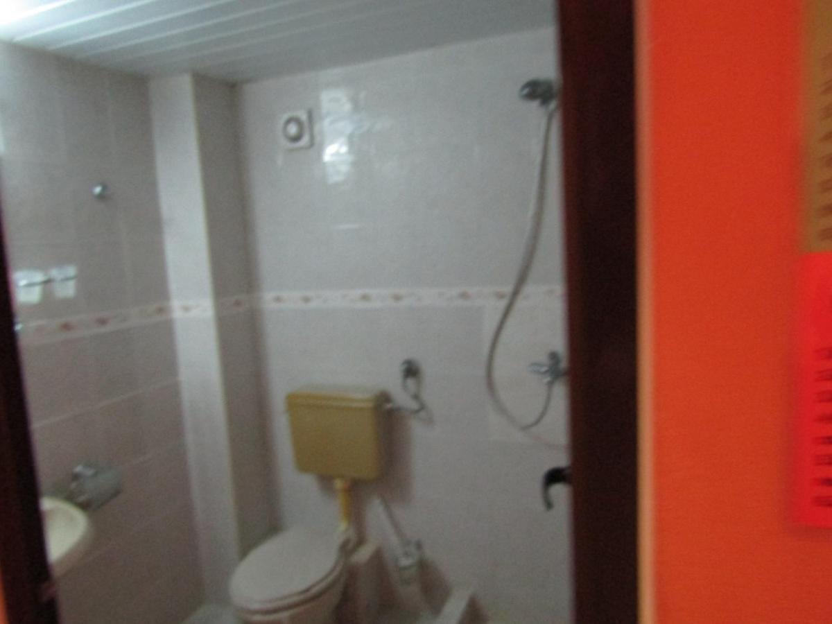 Hostel Papagal Varna Esterno foto